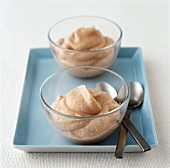 Two small bowls of quince whip with fructose