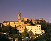 Berühmt durch den Weinbau: Montalcino in der Toskana, Italien