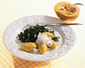 Kürbisgnocchi mit Spinat und Parmesan