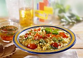 Couscous-Salat mit Tomaten,Gurken,Minze & Minz-Harissa