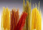 Spaghetti in verschiedenen Farben & Vollkornspaghetti