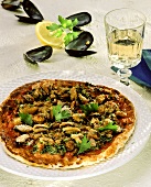 Pizza con le cozze (pizza with mussels, Italy)