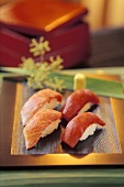 Sushi: Otoru, Chutoro auf japanischem Teller