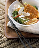 Exotic chicken thighs with noodles, broccoli & coconut