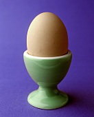 Gekochtes Ei im Eierbecher