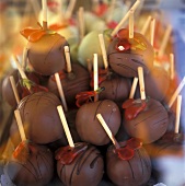Chocolate apples (chocolate-coated apples on sticks)