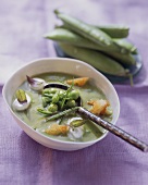 Pea soup with mint, crème fraiche and croutons