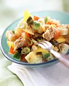 Panzanella con il tonno (Bread salad with tuna, Italy)