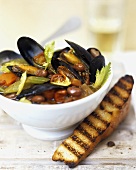 Minestra di fagioli e cozze (bean soup with mussels)