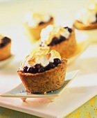 Blueberry muffins with meringue