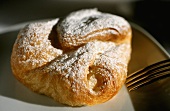Cottage cheese pastry (Topfengolatsche) with icing sugar