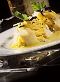 Spaghetti parmigiano e tartufi (Spaghetti with cheese & truffle)