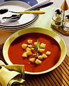 Tomatensuppe mit Croûtons