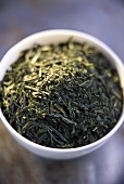 Ungekochter japanischer grüner Tee (Sencha Gold)