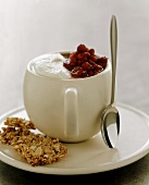 Mousse with wild strawberries and muesli bar