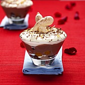 Schokoladenmousse mit Sahne