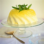 Turned-out lime cream with fresh mint