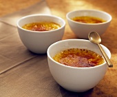 Crème brulee in white bowls