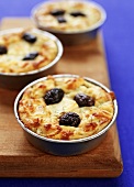 Cheese and onion pies with olives