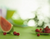 Wassermelonenschnitz, Himbeeren und Erdbeeren