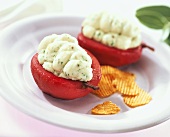 Pears in red wine stuffed with blue cheese cream