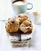 Butter muffin with raisins