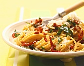 Spaghetti with chillies and rocket