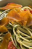 Spaghetti with bresaola and tomatoes (close-up)
