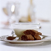 Biscotti with white chocolate soup