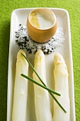 Weisser Spargel mit Oeuf Surprise