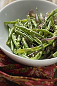 Green beans with onions and herbs