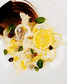 Fenchel-Birnen-Carpaccio mit Zitrone und Haselnüssen