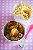 Fried mushrooms and noodles to take away