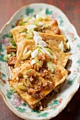 Marinierter Tofu mit Knoblauch und Frühlingszwiebeln (Asien)