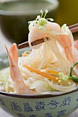 Glass noodle salad with prawns and peanuts (China)