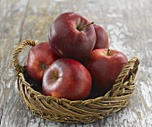 Basket of apples (Jonagold)