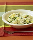 Risotto mit Erbsen und Zucchini