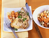 Turkey escalopes with carrots and radish