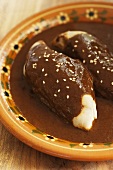 Hähnchen mit Mole poblano (Schokoladen-Chilisauce, Mexiko)