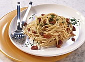 Spaghetti with dried tomatoes
