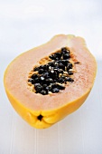 Eine halbe Papaya