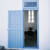 Ein Haustür mit Blick nach Innen