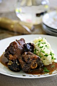 Braised oxtail with mashed potato