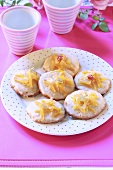 Iced honey biscuits
