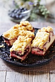 Blueberry crumble cheesecake