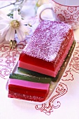 Bunte Gelee-Terrine