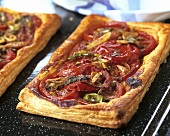Spicy tomato tart in puff pastry
