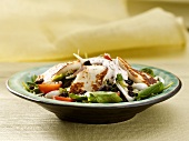 Salad leaves with fried haloumi
