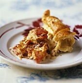 Gougère au jambon (French choux pastry dish with ham)