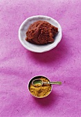 Red curry paste and curry powder